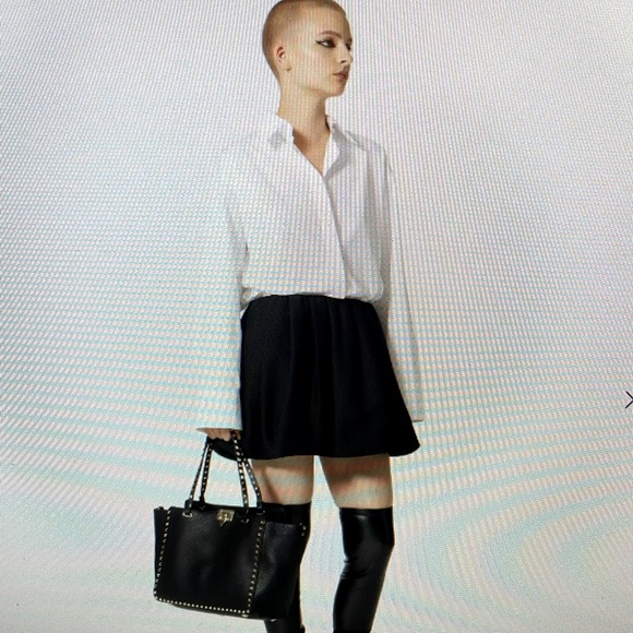 Valentino Garavani Navy Rockstud Calfskin Leather Tote With Shoulder Strap - Picture 2 of 16